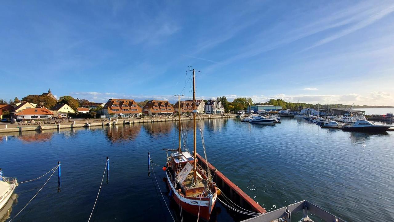 Ferienwohnung Im Uhlenhuus Wiek auf Rügen Eksteriør bilde